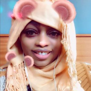 Meet your Posher, Fatima